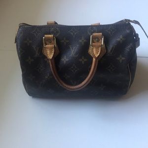 Louis Vuitton speedy bag
